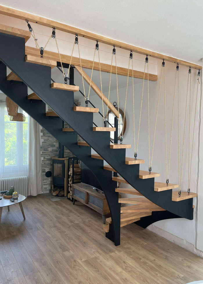 Henault & Cie : Escalier bois peint